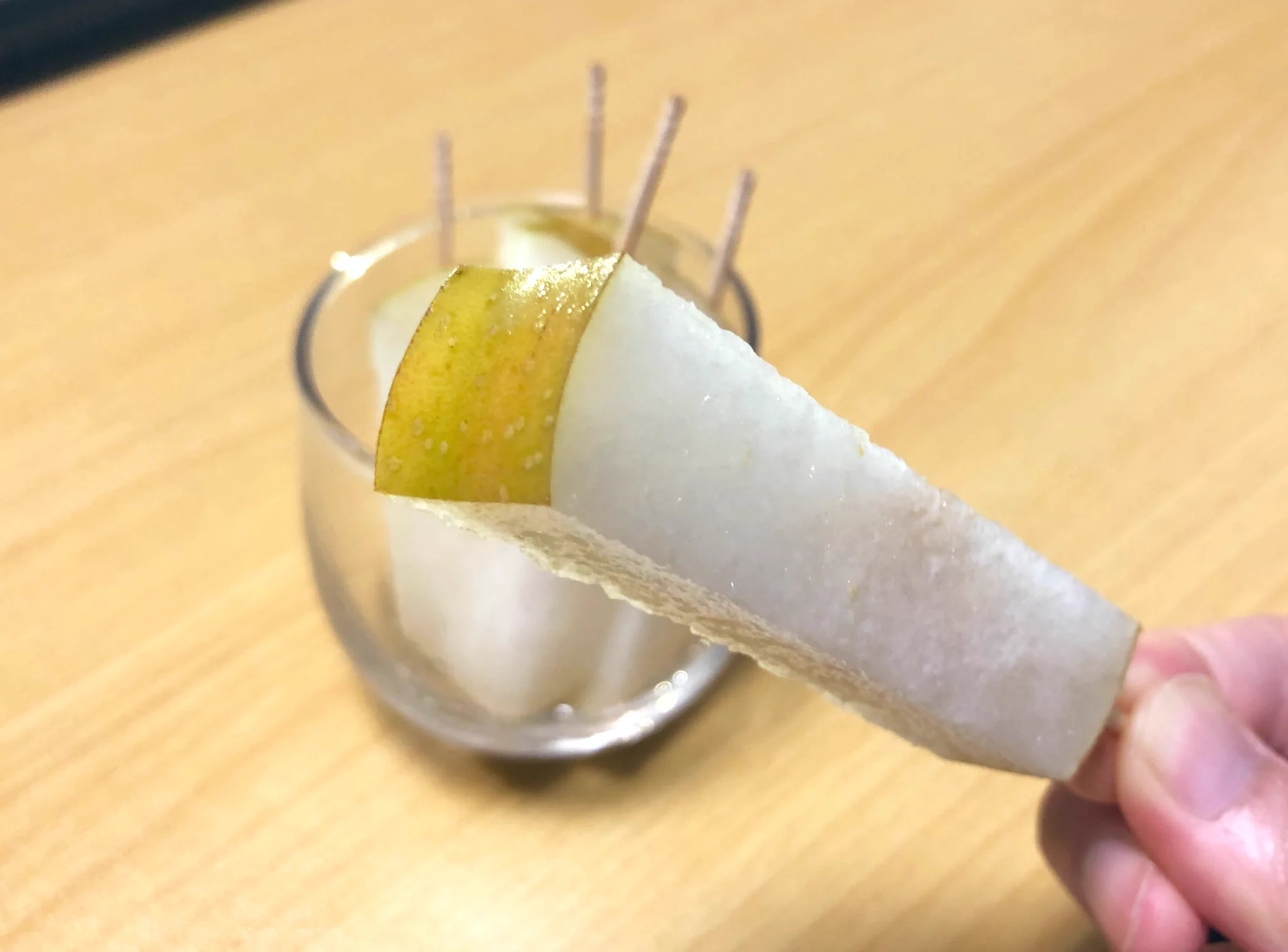 これは覚えておきたい！とっても食べやすそうな、梨の切り方が話題に！