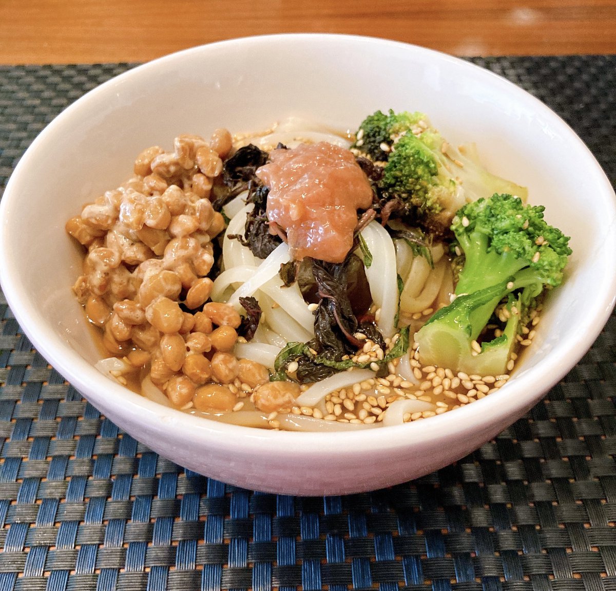 LINARI_TOKYO's tweet photo. 🙋♀️おひるー
食べるの忘れてたや…
冷製稲庭うどん+梅しそ納豆🥦
カトキチの冷凍うどん好きだったのですが
稲庭うどんはもっと美味しかった🤗
#自分磨き垢さんと繋がりたい
#lowfatfood https://t.co/KnU9UUfvXP