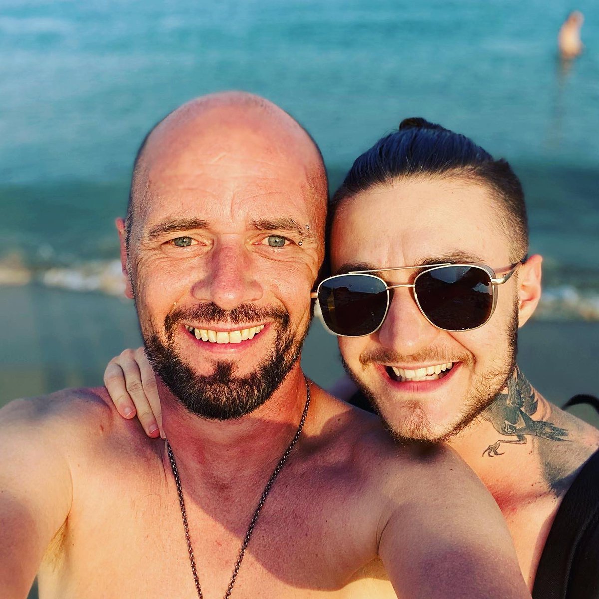 PommeGregory's tweet photo. Summer time !!! #gay #LGBTQ #couplegay #naturisme #ftm #TransIsBeautiful #CoupleGoal #happysummer https://t.co/xIIB1Jg2ha