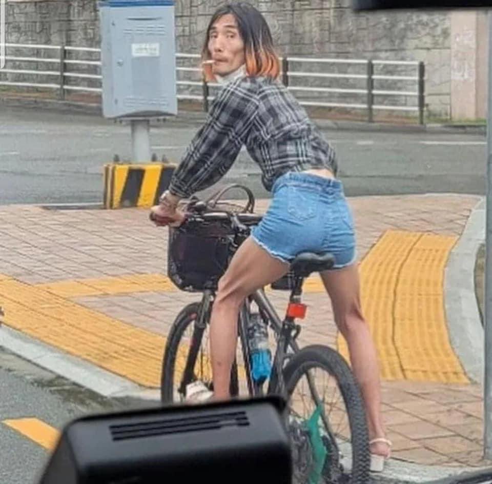 Цочих гэж 😂😂😂 Монголд биш шүү