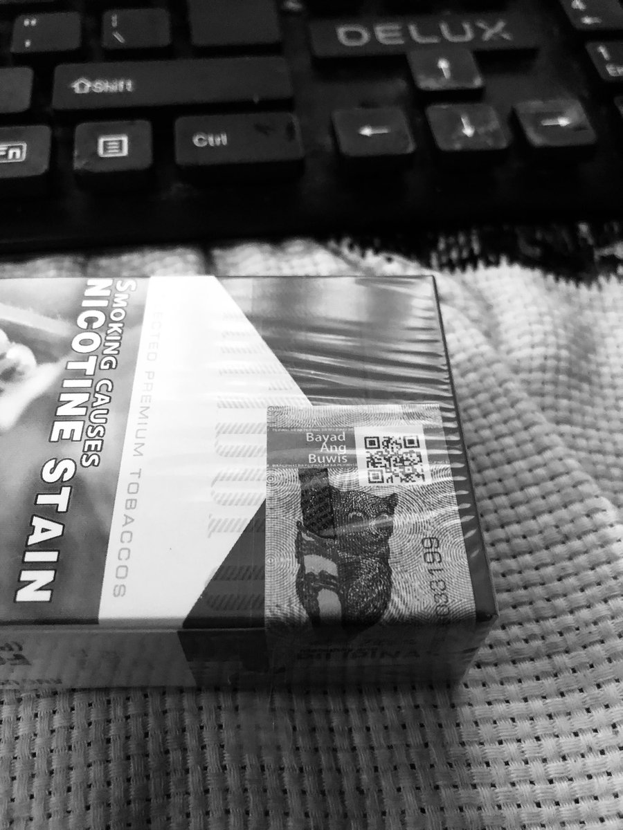 Thorneil17's tweet photo. Pangatlong kaha ng marlboro red sa isang linggo?? Wtf https://t.co/bTqNndzcab