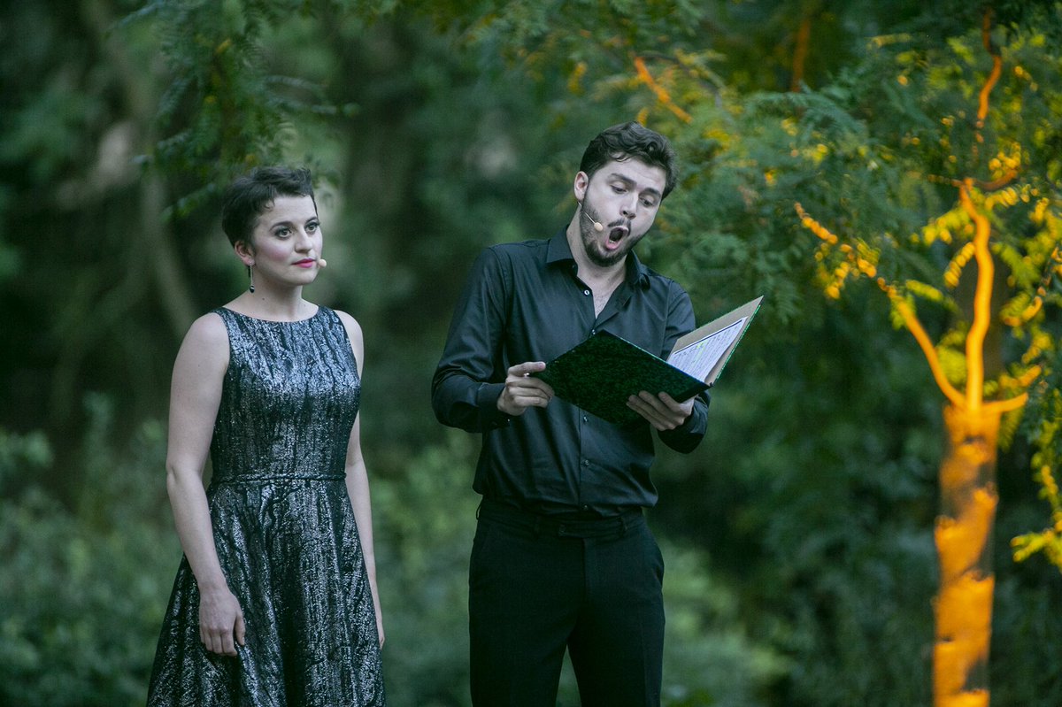 FIMCPeralada's tweet photo. Amb #OperaFollowers, el #35FestivalPeralada ha acostat l’òpera als joves. Els protagonistes de l’espectacle, ideat per Albert Estany, van ser @manuelifuentes  i Olga Syniakova,  guanyadors del Premi Extraordinari Festival Castell de Peralada al @ConcursoVinas 2020 i 2021.👍 https://t.co/SBDAO3mm1o