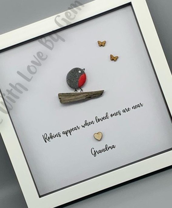 made_gem's tweet photo. Excited to share this item from my #etsy shop: Robin pebble picture, robins appear when loved ones are near, memorial gift, sentimental gift, bereavement, robin wall art, pebble frame #griefmourning #contemporary #christmas #robingifts #robinlovers https://t.co/B8BSH4Tqkd https://t.co/XE069nAEPt