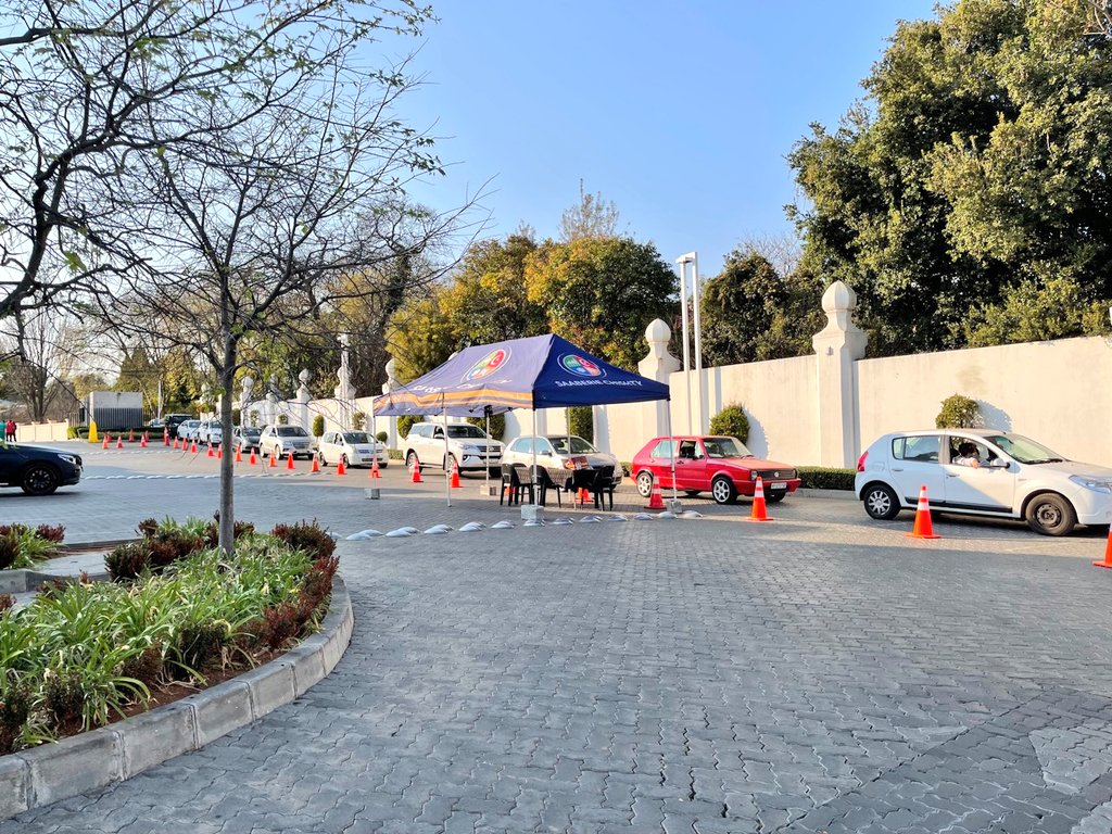 MuslimAssocSA's tweet photo. Why wait? Come through to our #VacciNation drive-thru site at choose between J&amp;J and Pfizer.

Quick, Convenient and Simple.

📌 Houghton Masjid 
45 West Street, Houghton

We are here to serve our city, province &amp; nation 🇿🇦❤👊🏽

#VaccinationRollOutSA #GetVaccinated #GPVacciNation https://t.co/GgvBkf6e31