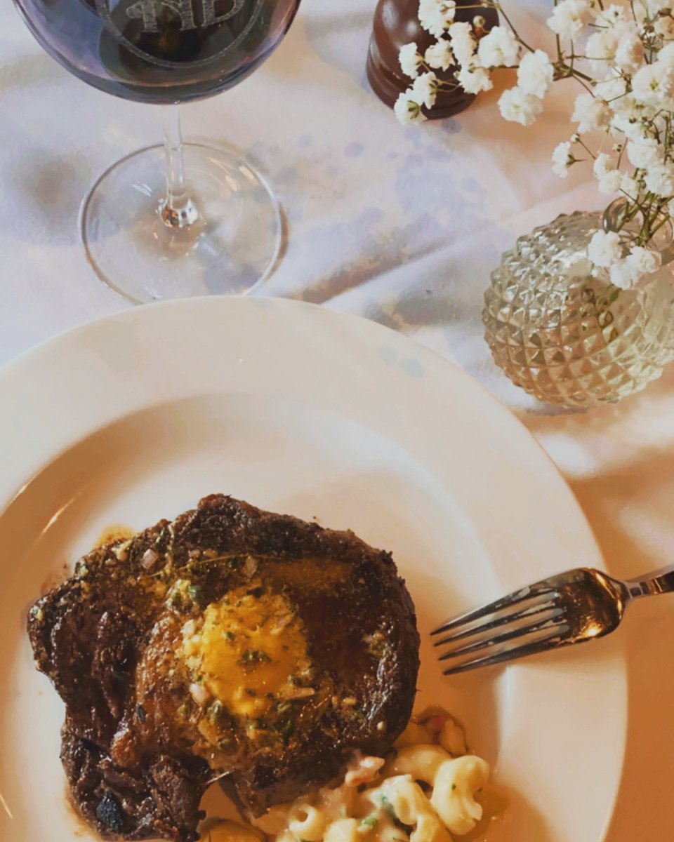 Reminder of our steak specials today 

Every Tuesday &amp; Wednesday 
Beautiful cuts of meat with delicious sides. 
We take walk ins 🥩