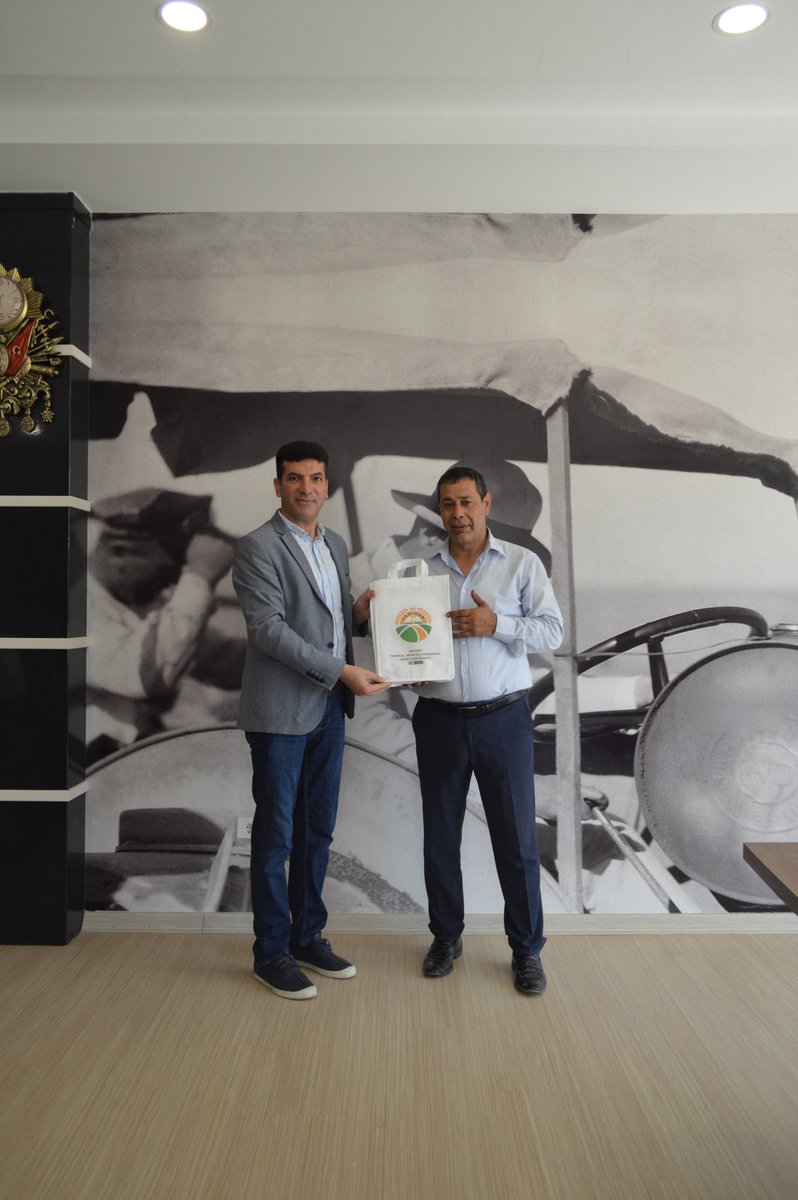 GbbTarim's tweet photo. Şanlıurfa Büyükşehir Belediyesi'nden gelen teknik personeller, kursiyerler ve üreticiler, yürüttükleri projeleri kapsamında @GaziantepBeld Tarımsal Hizmetler ve Gıda Daire Başkanlığı,Gastronomi ve Tarımsal Eğitim Merkezi'mizi ziyaret ederek incelemelerde bulundular. https://t.co/GlDQZJFJmK