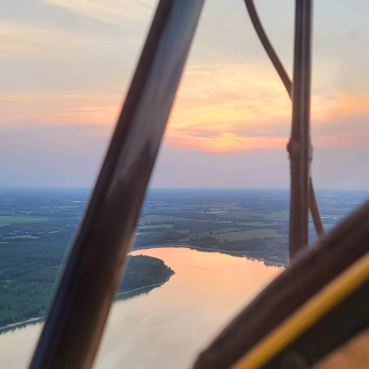 I completely unexpectedly ended up going flying in a 1941 #deHavillandTigerMoth yesterday after work! What an experience! #AvGeek #BucketList