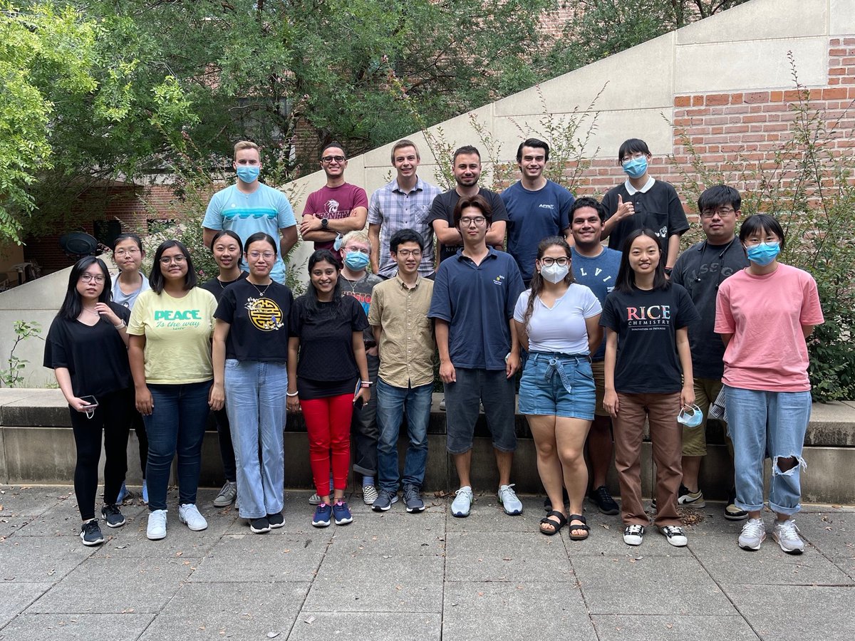 Happy first day of classes! We were especially excited to welcome our newest cohort of Chemistry graduate students last week. Cheers to a successful 2021-2022! 👐🦉