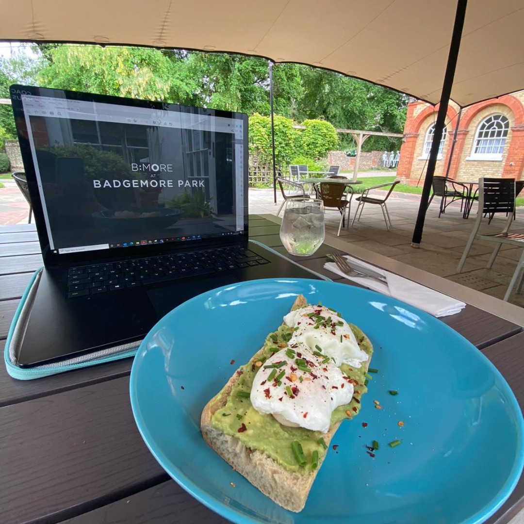 WORKING BRUNCH AT THE COACH HOUSE!

Fancy a change of scene from the home office?

We have the perfect work set up at The Coach House at Badgemore Park, with free Wifi &amp; lots of comfy seating. 

#badgemorepark #workinglunch #lunch #lunchtime  #officelunch #worklunch #teamlunch