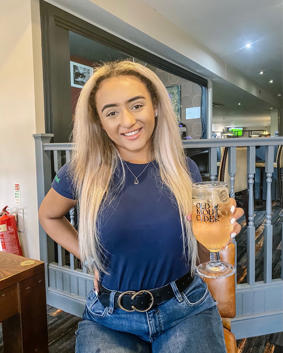 Getting the beers in for some great football … 

20:00 - West Brom V Arsenal 
20:00 - Shakhtar V Monaco 

⚽️⚽️⚽️