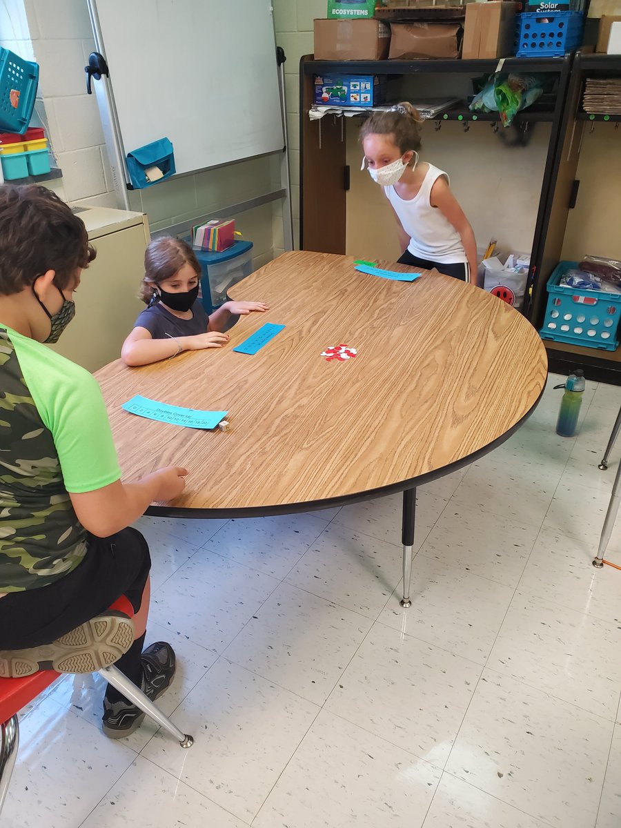 SchirmerCrystal's tweet photo. Doubles game, they were so engaged! @CloverHillES #oneccps https://t.co/8oeB85tPzU