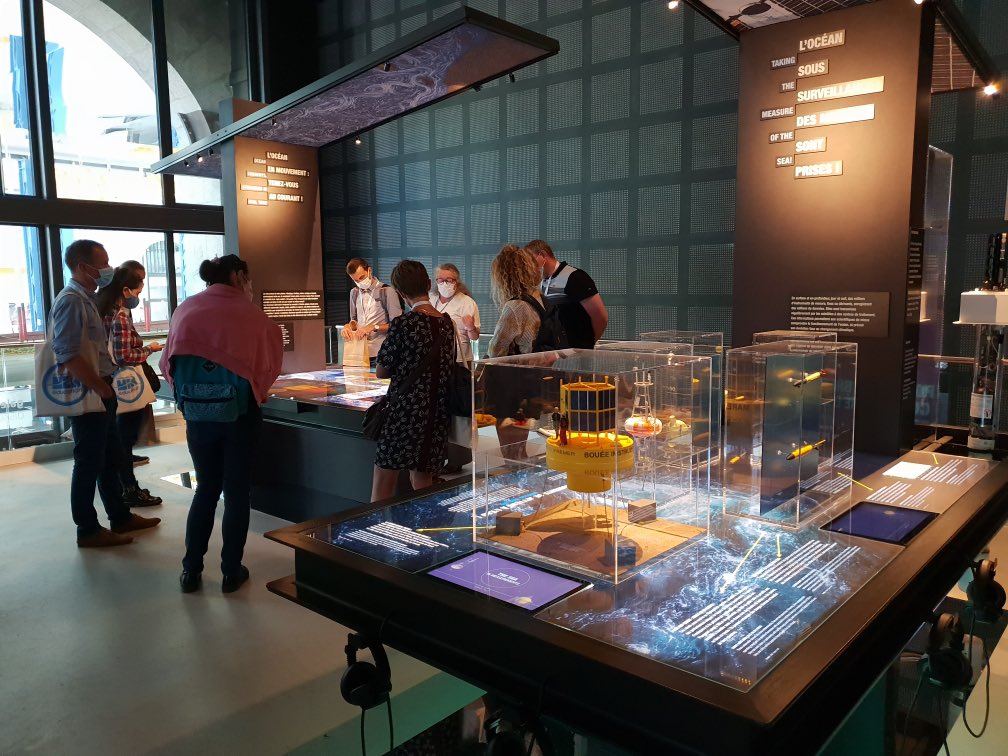 Oceanopolis_'s tweet photo. Visite de la galerie des innovations maritimes 70.8 pour les 11 enseignants du parcours « Sous les tropiques » de l’Université #MerEduc21
👉 Intérêt des écosystèmes tropicaux pour les ressources médicales, observations maritimes, voies maritimes
#education #ocean #MerEducation https://t.co/szsBv3VfNQ