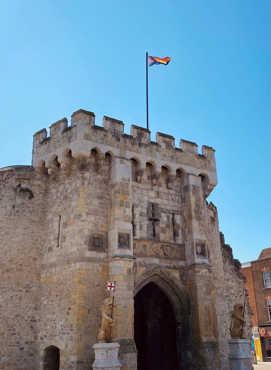 As proud sponsors of this weekend’s <a href="/Soton_Pride/">Southampton Pride</a>  event, we are flying Progress #Pride flags at the Civic Centre and Bargate as well as lighting up the Guildhall in rainbow lights. (1/4)

#OneSoton #wherepridelives #SOProud