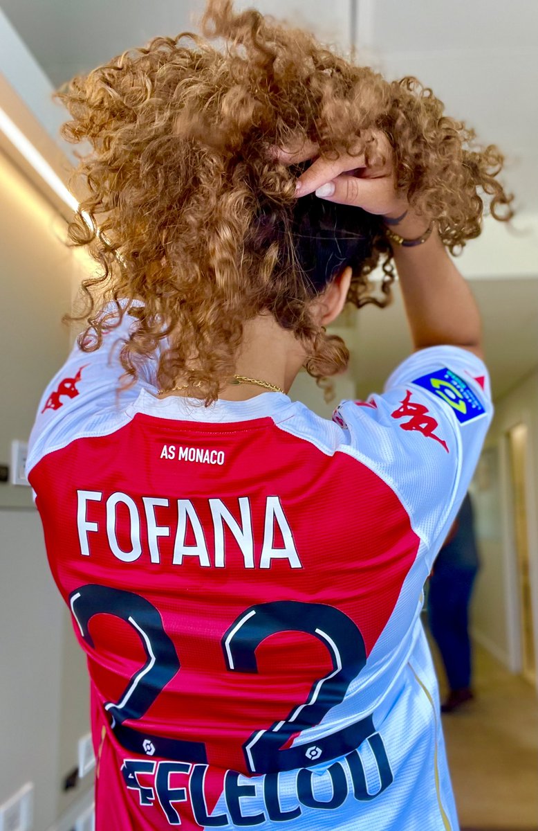 L'ÉQUIPE du soir (@lequipedusoir) on Twitter photo 🚨ALERTE CADEAU 🚨
<a href="/vsainsily/">Virginie Sainsily</a> vous offre le maillot porté de Youssouf @fofana22_ pour le match crucial ce soir de l’<a href="/AS_Monaco/">AS Monaco 🇲🇨</a> face au Shakhtar dans les barrages de C1 ⚽️🔥
Pour jouer RT + FOLLOW <a href="/lequipedusoir/">L'ÉQUIPE du soir</a> et choisissez en commentaire le chroniqueur qui jouera pour vous 🕺 🚨ALERTE CADEAU 🚨
<a href="/vsainsily/">Virginie Sainsily</a> vous offre le maillot porté de Youssouf @fofana22_ pour le match crucial ce soir de l’<a href="/AS_Monaco/">AS Monaco 🇲🇨</a> face au Shakhtar dans les barrages de C1 ⚽️🔥
Pour jouer RT + FOLLOW <a href="/lequipedusoir/">L'ÉQUIPE du soir</a> et choisissez en commentaire le chroniqueur qui jouera pour vous 🕺