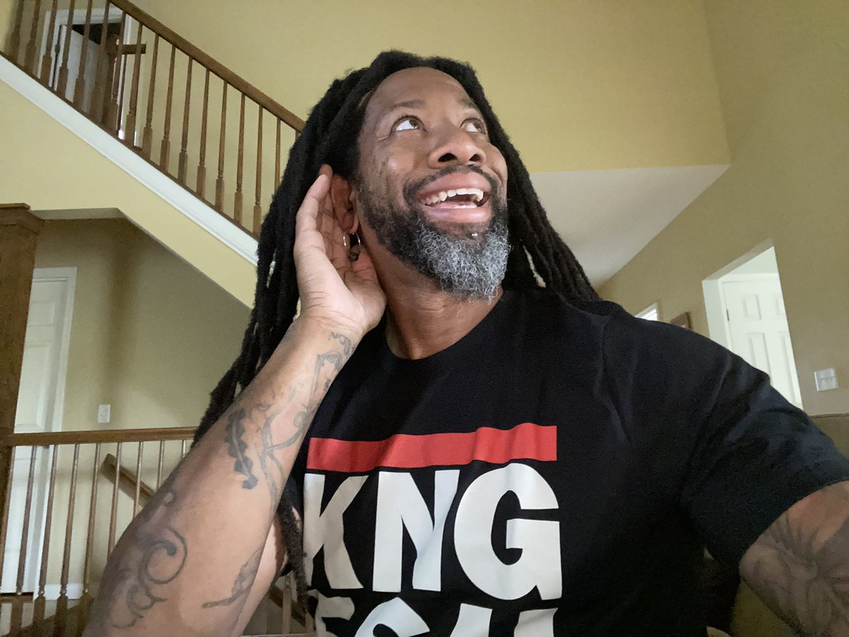 ecrosswlwt's tweet image. ME: “Hey do you hear that?!?”
MYSELF: “…. Hear what?”
ME: “THAT!…” 
MYSELF: “…I don’t hear a thing.”
ME: “RIIIIIIIIGHT!!!” 
😂
#TheSoundOfSilence 
#SchoolsInSession