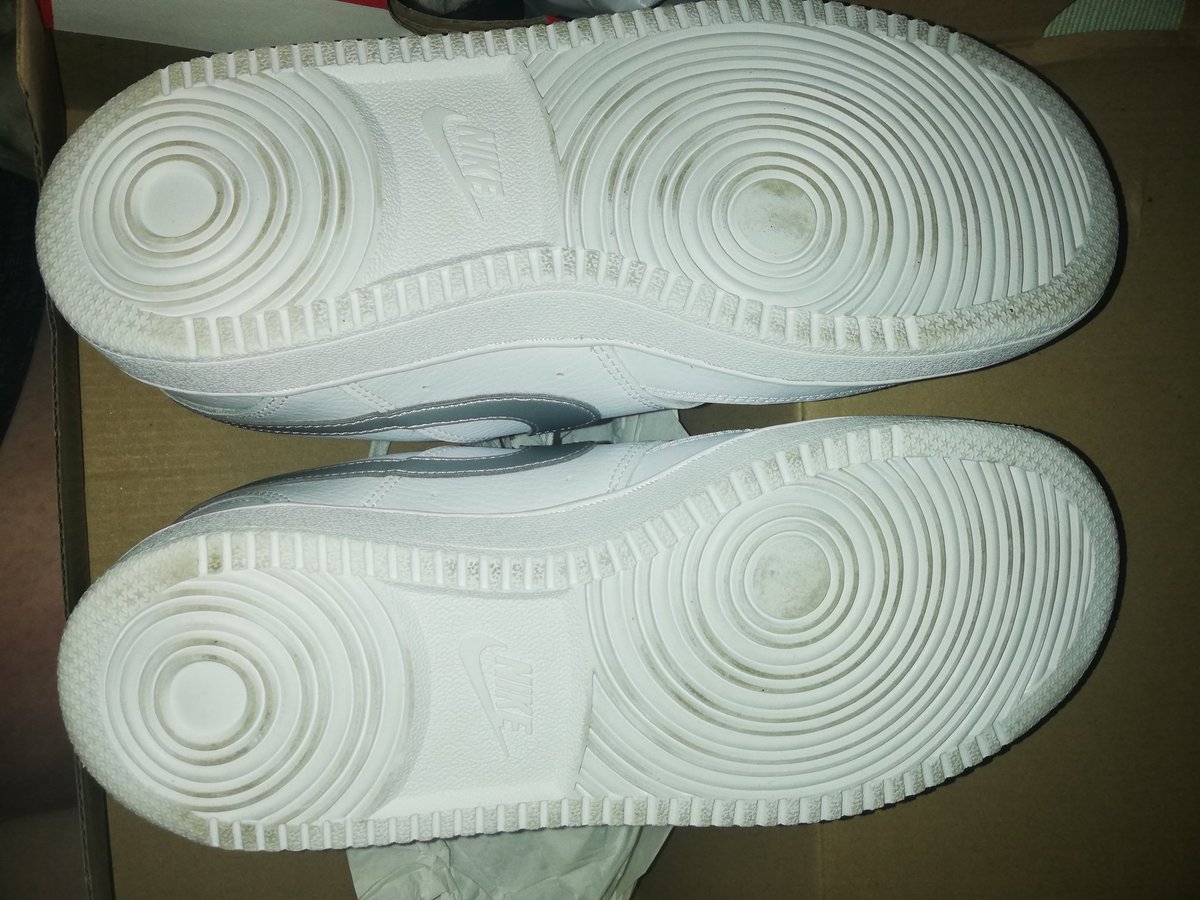mothilde's tweet photo. @Intersport_FR acheter des baskets sur votre site pour les offrir c'etait pas l'idée du siècle #decue #intersport https://t.co/5RJZgs7iXS