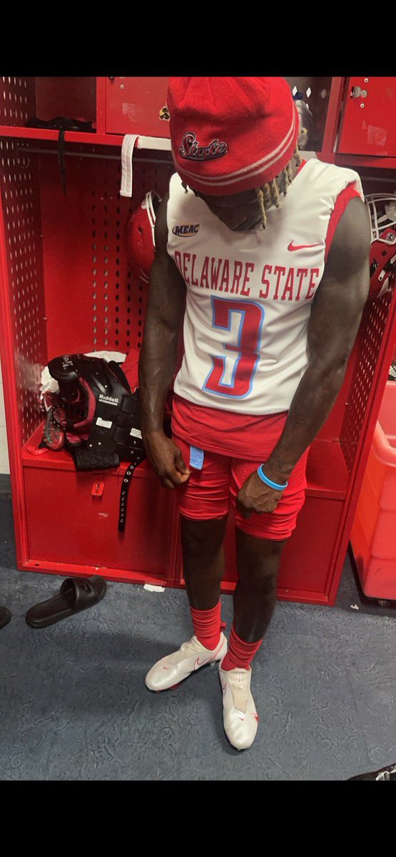 NikkiBJaxx417's tweet photo. Ohhhh Hey #3 @ogscrappy โค๏ธ๐๐๐ฅฐ๐๐๐#10DaysTilKickoff #DelawareStateHornets #MEAC #HBCU #SMAC2MEAC #3isMyDelStateHornet๐๐๐โค๏ธ https://t.co/qXhWCRF9Am