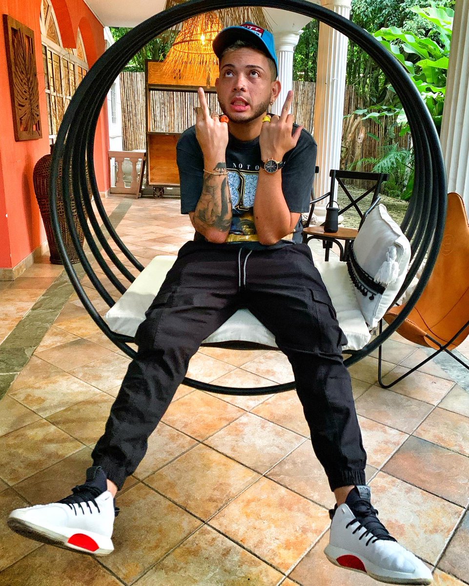 Sanmusicco's tweet photo. Muchos NO van a creer en ti hasta que lo LOGRES, por eso nunca espero la aprobación de nadie para hacerlo. ✅🖕🏽🤟🏽
•
•
•
•
#Activo #San #MrSan #GeniusBoy #SanMusic #NewMusic #IsComing https://t.co/u0o5Fo5qla