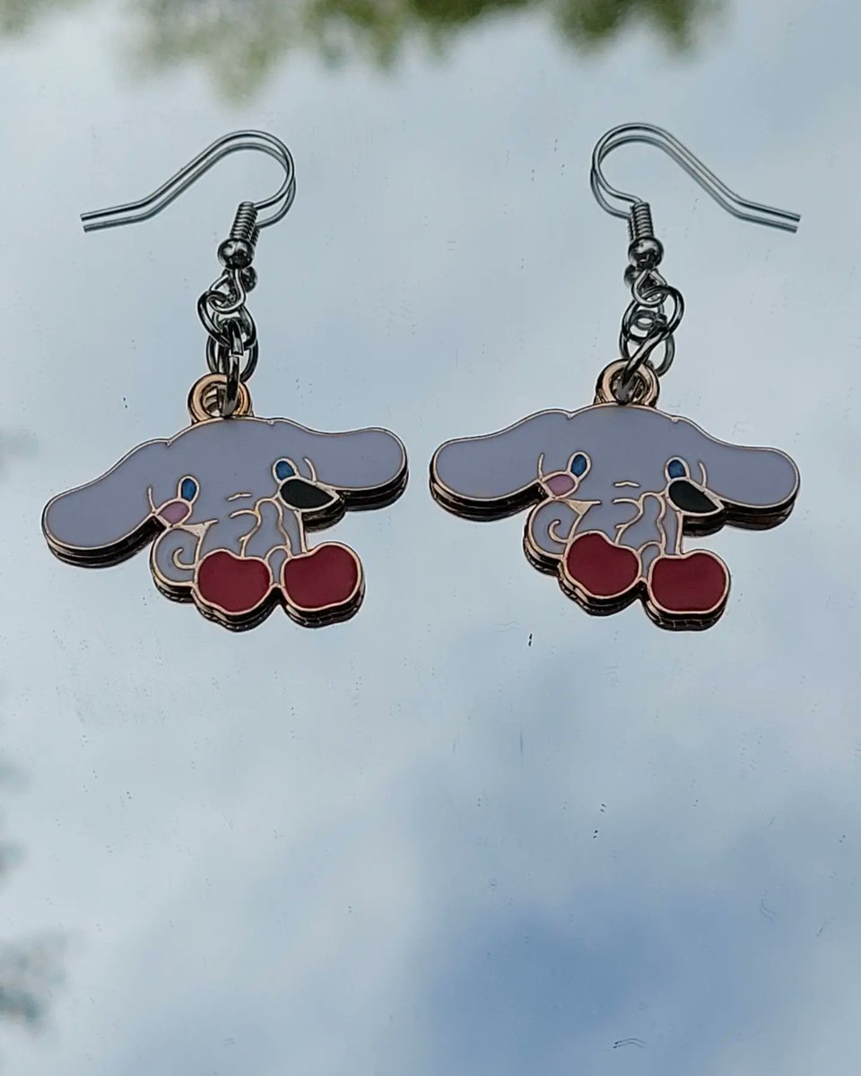 ddckaylee's tweet photo. Plenty of themed earrings for some of your favorite games/pop culture!

Everything is still 20% off with free US shipping thru 8/31!

Just $85 until I reach my goal to pay off bills for the month!

https://t.co/fAIaUW4Pqu https://t.co/f6xPzvYuS5