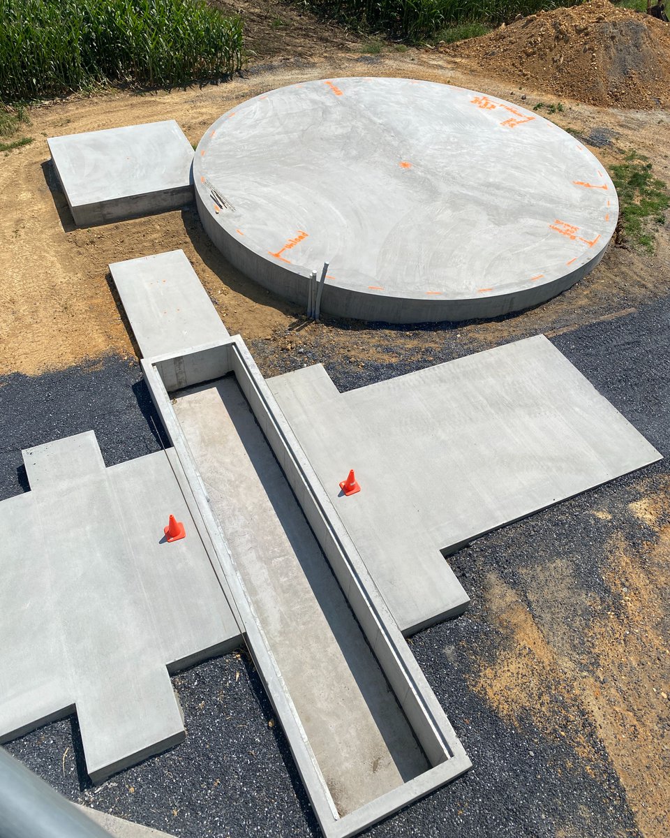 TAMSystems's tweet photo. When an image comes to life 😲
Concrete ✔️
Coming soon... Shivvers Dri-Flo, Honeyville Receiving Drag & Bucket Elevator & a Brock Hopper Bin!
#tamsystems #shivvers #honeyville #brock #harvest2021 #howyabin https://t.co/e6LbPl0sga