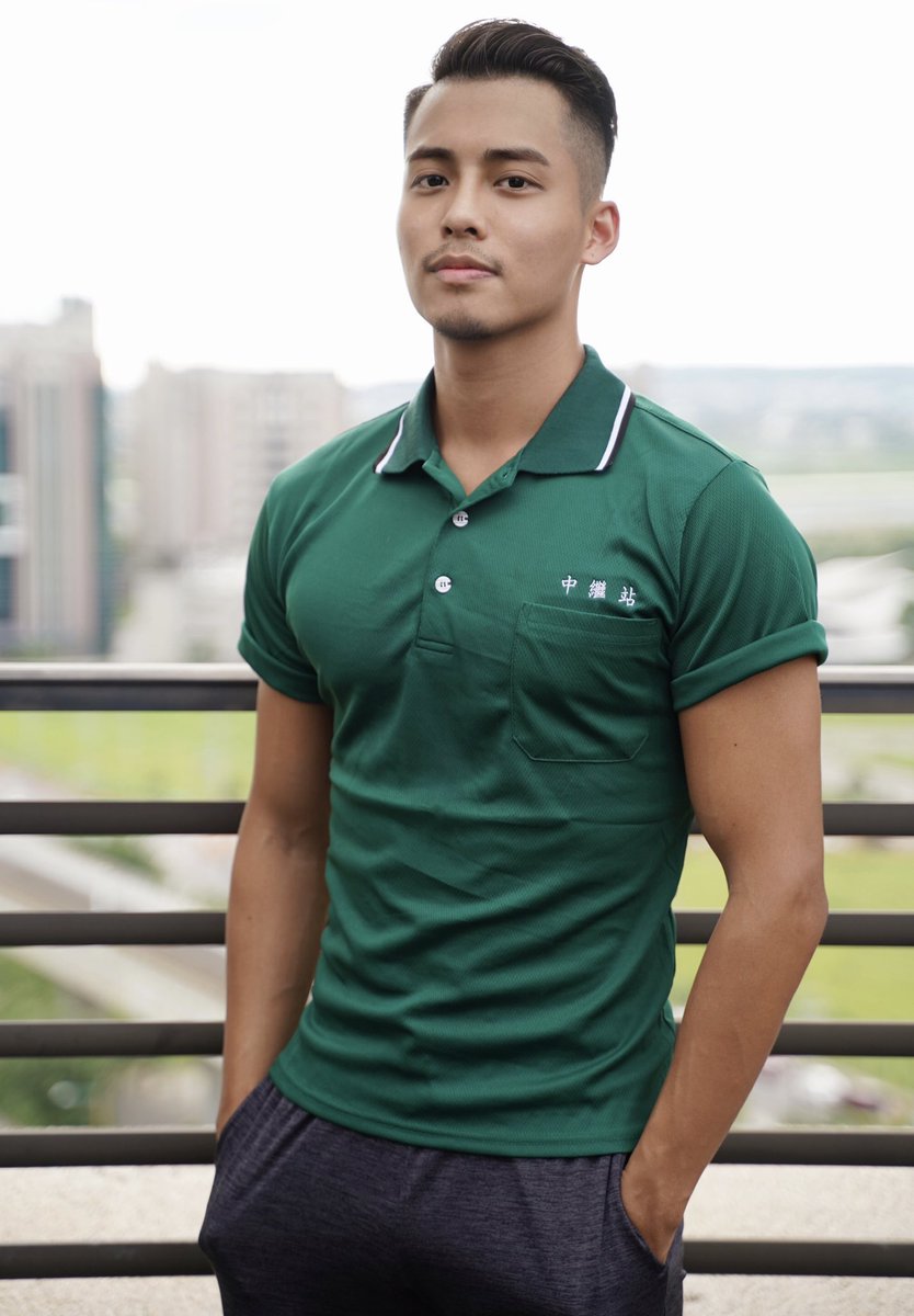 我一直忘了說（每天早上想到要發文，晚上都忘記🤗
我現在在台中的spa工作室當店草（自己講🤣
想來找我聊聊、放鬆的可以加官方賴： 「@995ueysb 」 洽詢客服預約
在台中🥰