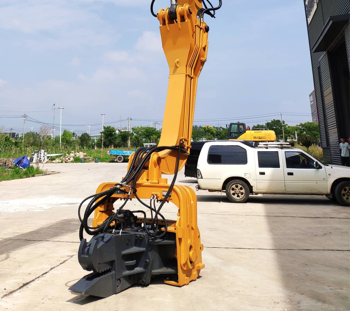 HubeiRiver's tweet image. New product pile driver machine available now in our factory. 

A pile driver machine is used to drive piles into soil to provide foundation support for building or other structures. 

#piledriver #piledrivers #pilingmachine #construction #drillingmachine #excavation #excavators