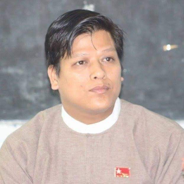 In this morning, Terrorists(SAC) forcibly abducted wife&amp;son of U Naing Lin(Minister of Social Affairs)who came to send ration for him as he had been unlawfully Abducted at Insein Prison since Feb&amp;also infected with COVID-19 in Prison.(1/2)
#Aug25Coup 
#WhatsHappeningInMyanmar