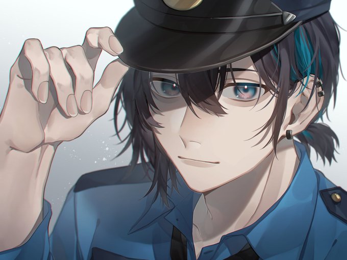 「…警察官、どっちかって言うと。」 