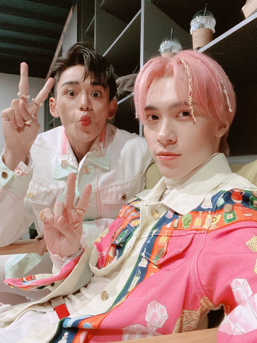 HXuxi | RtoV tweet media