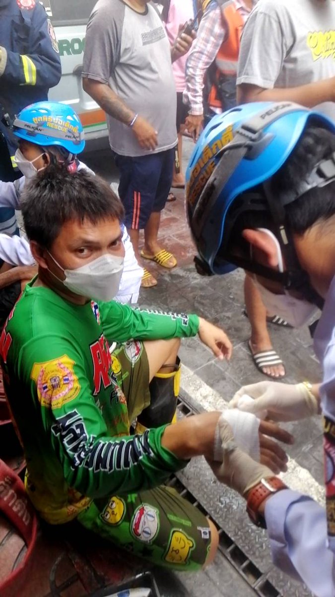 เหตุเกิดบริเวณหลังวัดจักรวรรดิ ถนนมหาจักร มีผู้บาดเจ็บ2ราย เจ้าหน้าที่1 ประชาชน1 #ไฟไหม้เยาวราช