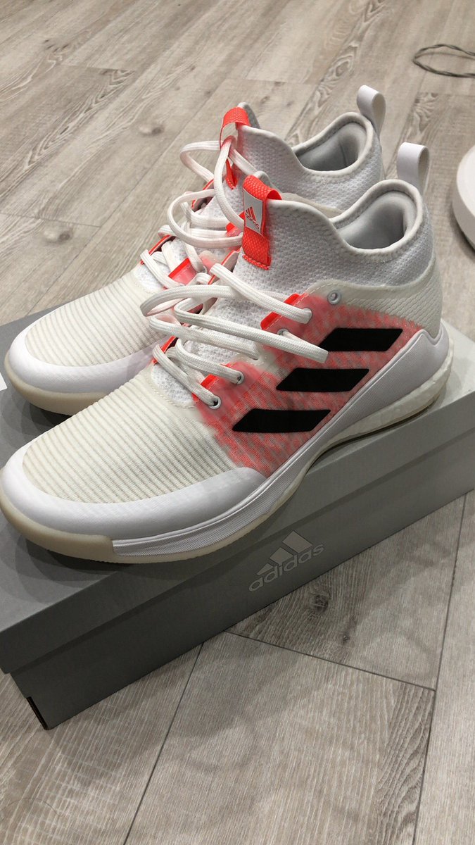 D_quick's tweet photo. これでワタシもヌガペト大先生に…
なりたいっ…!
#crazyflight
ASICSに慣れてるから
横幅ちょい狭い感じ
慣れないといけないっすな。 https://t.co/hZW771Y9tt
