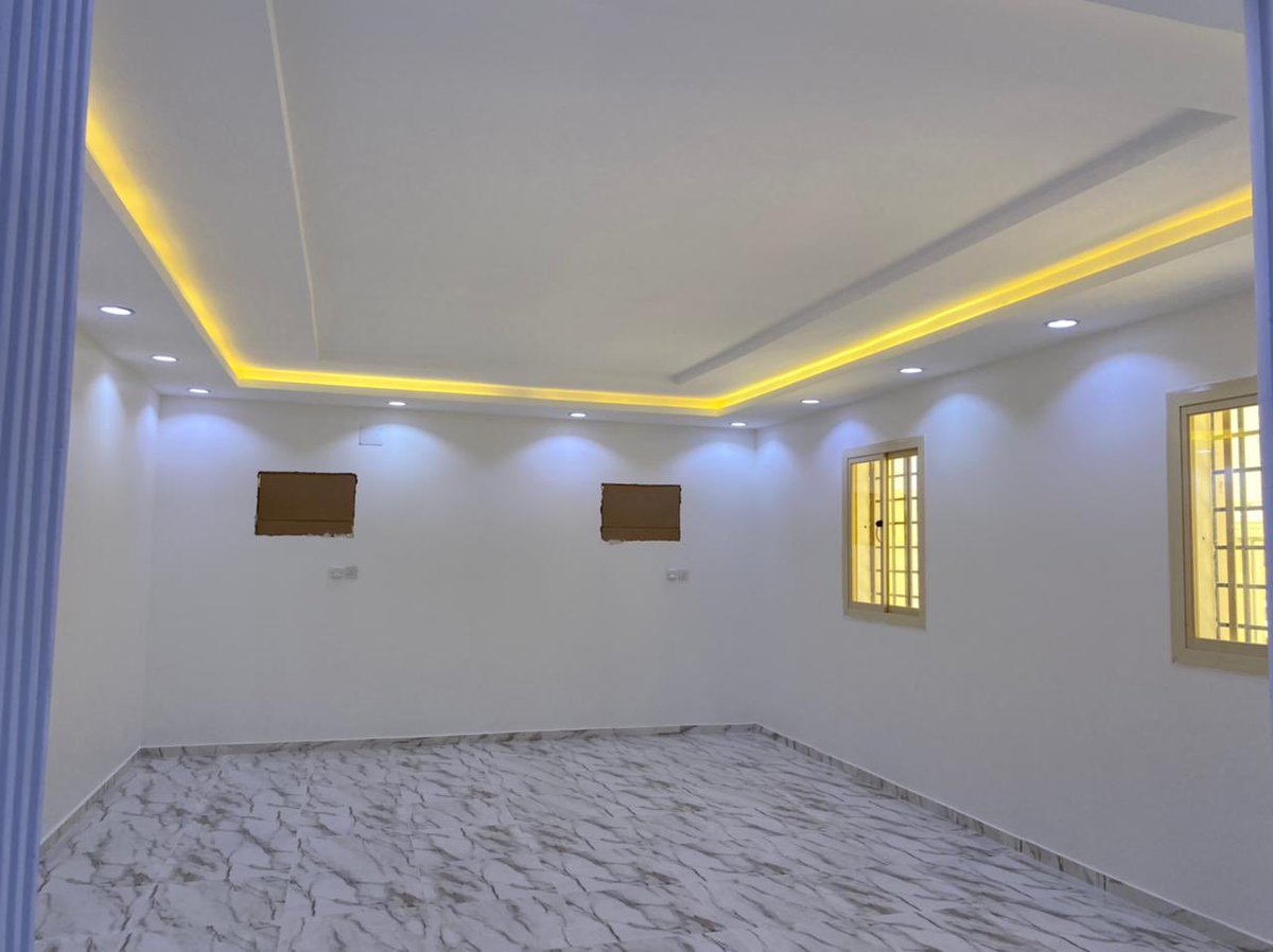 للبيع 

دور في مخطط جميع 3 ( 278 )  تحت إشراف وضمان مكتب هندسي مساحة الأرض 600 مساحة البناء 345 رقم القطعه 564

مكون من :
مجلس رجال ومقلط رجال ومجلس نساء وصاله وثلاث غرف نوم وغرفة شغاله ومطبخ ومستودع وأربع دورات مياه

البيع 830 الف

#بيشة 
#بيشة_الان 
#يحدث_في_بيشة