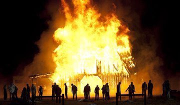 TWDUniverseNews's tweet photo. Beside the Dying Fire #TheWalkingDead https://t.co/5LAZusJ0qI