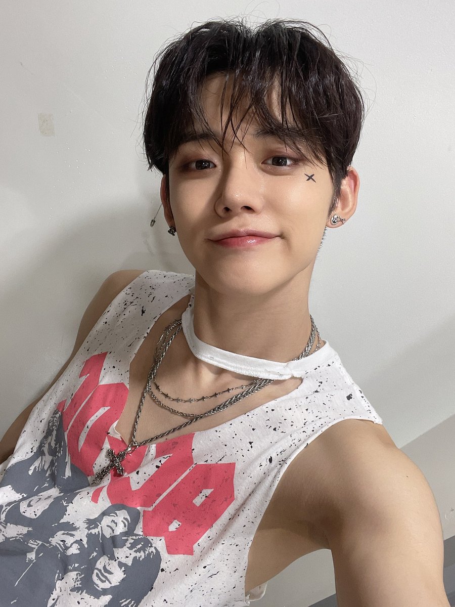 sputbin's tweet image. LUCU BGT YEONJUN MEOW MEOW