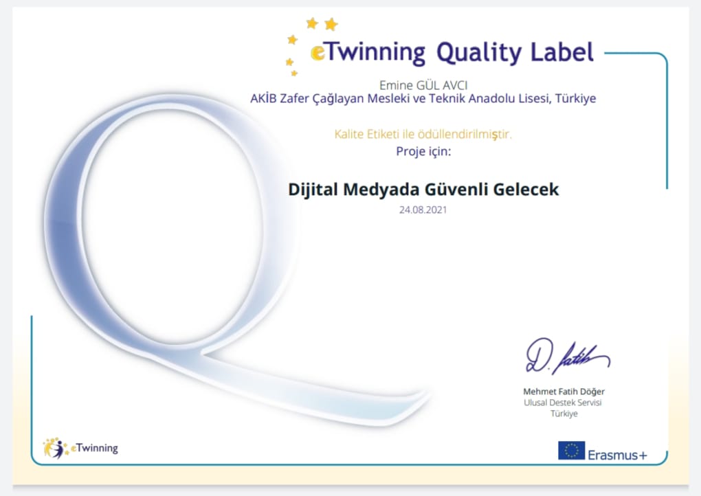 AkibMtal's tweet photo. Okulumuz öğretmenlerinden Emine GÜL AVCI'nın yürüttüğü"Dijital Medyada Güvenli Gelecek" ve "Find The Truth In The Virtual World" isimli iki projemiz eTwinning Kalite Etiketi ile ödüllendirilmiştir. Öğretmenimizi tebrik eder, başarılarının devamını dileriz.@eTwinningMersin https://t.co/CjIsuFQIv5