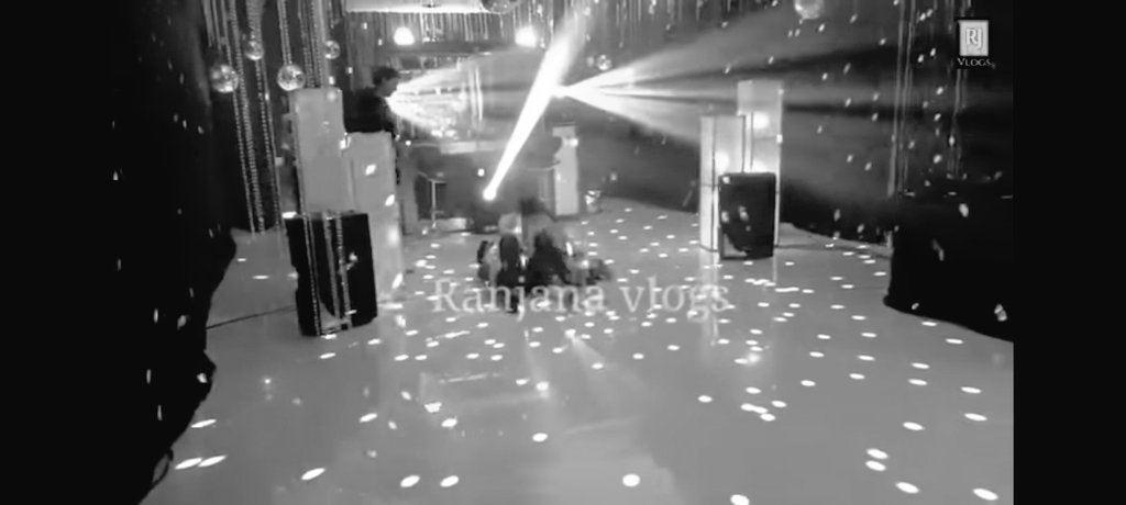 _alien_fromIPZN's tweet image. &quot;&quot;AREE AAGGG LAGE BASTI MAIN
PARAKSHITA APNI MASTI MAIN&quot;&quot;

😂🔥😂🔥
Niche Girke Soogaye(🌚) Donokedono 🤣
[Koi Yaad dilao Bed Nahi Pharsh &quot;Pharsh&quot; hai ] Patana Nahi DIU samajh BAITHE hai😌🌚

#IshkParZorNahi #Parakshita #Offscreen #Masti #AagLAGEinBasti🔥