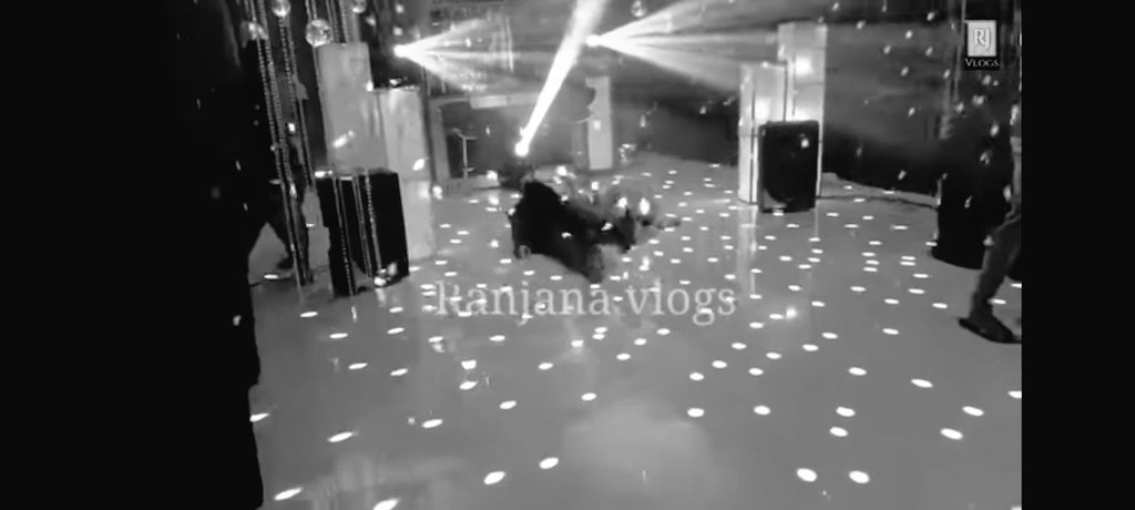 _alien_fromIPZN's tweet image. &quot;&quot;AREE AAGGG LAGE BASTI MAIN
PARAKSHITA APNI MASTI MAIN&quot;&quot;

😂🔥😂🔥
Niche Girke Soogaye(🌚) Donokedono 🤣
[Koi Yaad dilao Bed Nahi Pharsh &quot;Pharsh&quot; hai ] Patana Nahi DIU samajh BAITHE hai😌🌚

#IshkParZorNahi #Parakshita #Offscreen #Masti #AagLAGEinBasti🔥