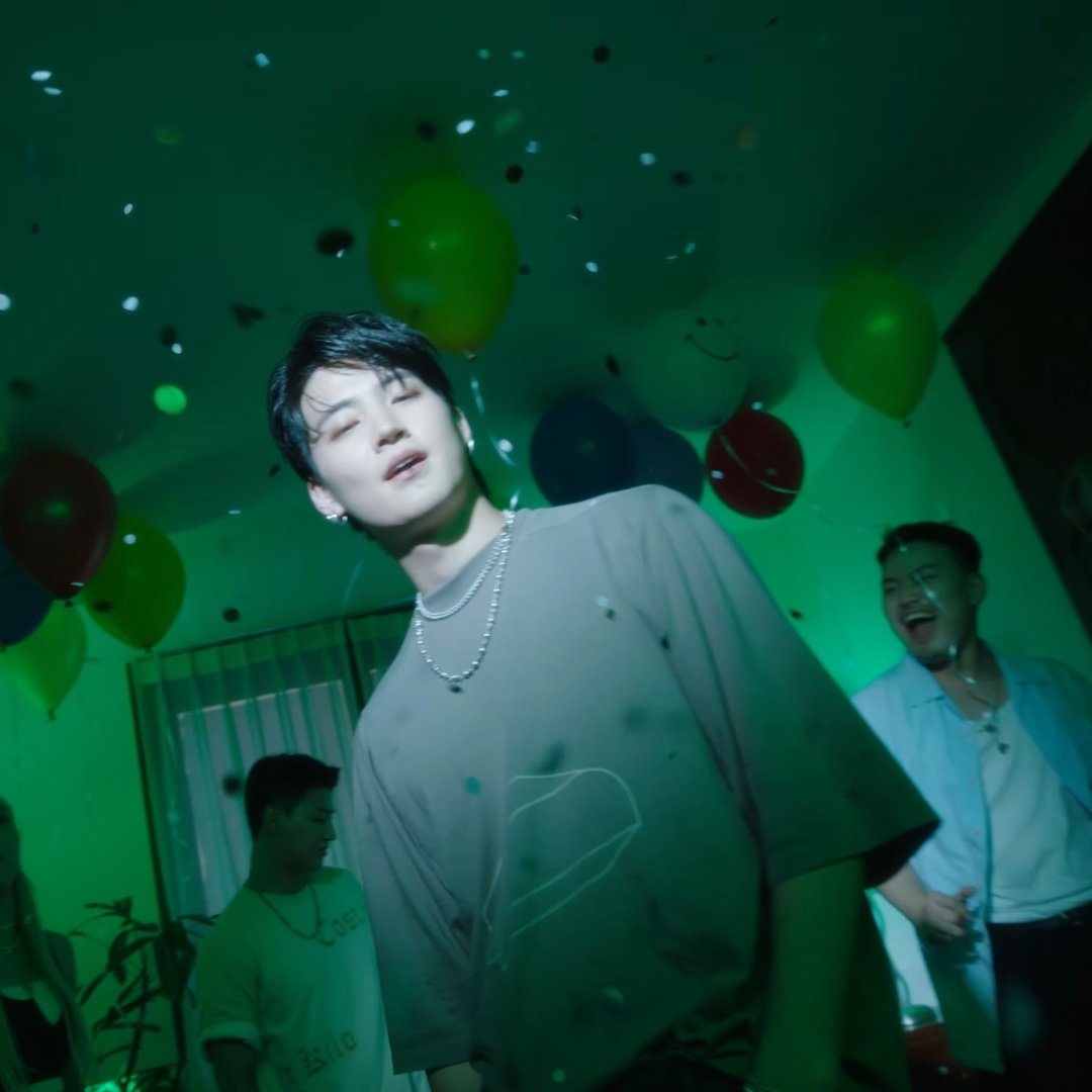 Sunday25I's tweet photo. @JAYBUMAOM @jaybnow_hr #2JAY เท่ห์มากค่ะ 🥰🥰🥰💙🌴💚 https://t.co/1t6nm2BFHO