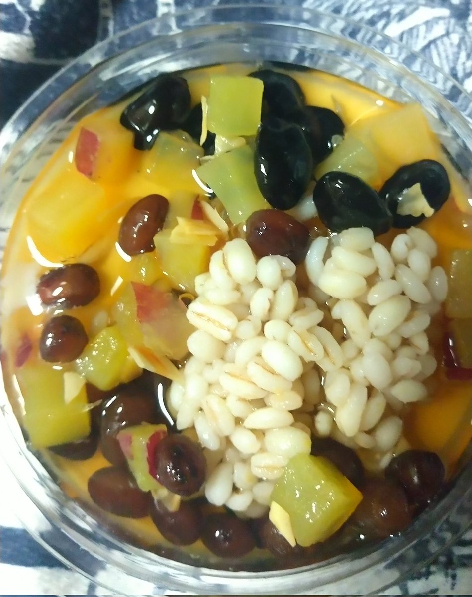 zizipuri_unnpi's tweet photo. ん~ん
#セブンイレブン #コンビニスィーツ #台湾スイーツ #5種具材 #トウファ #239kcal #フジフーズ https://t.co/N0xNBuE8WK