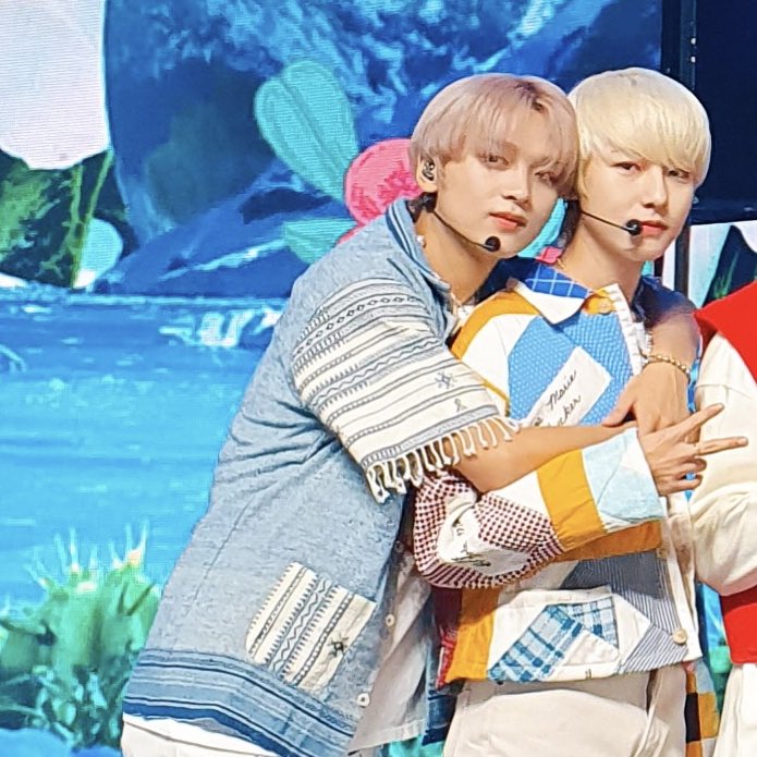 แฮชานจะเว่อเพื่ออออออออออออออออ หัวจุ่มด้วย กอดด้วย