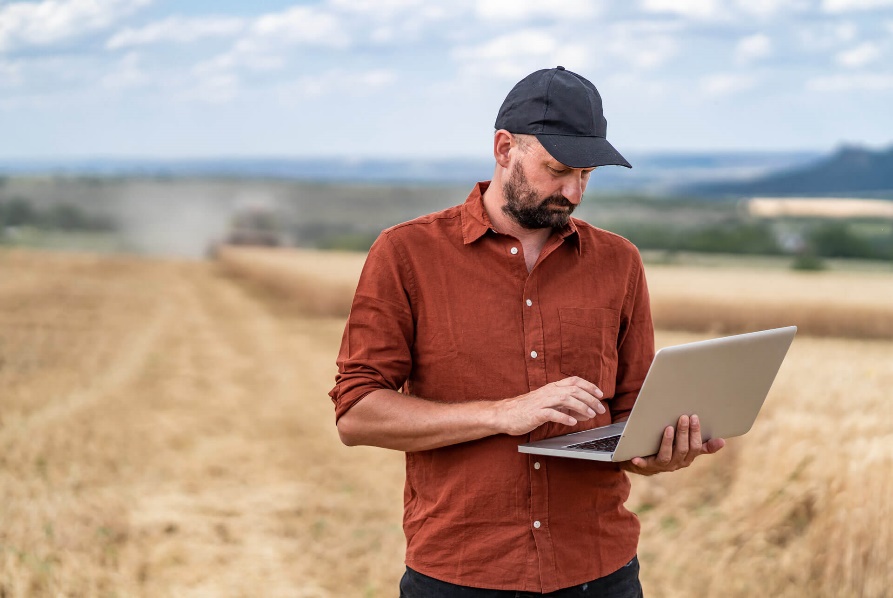 Connaissez-vous bien le métier de céréalier ? Entre travail de la terre, suivi météo et mécanique, ses missions sont multiples. 
lesnouveauxcerealiers.fr/cerealier-un-m…