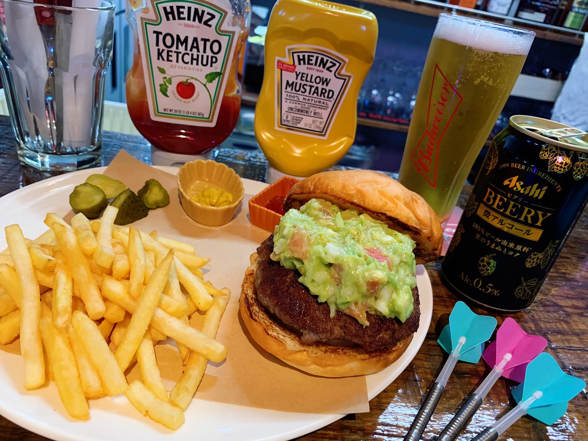 milky_darts's tweet photo. ビアリー飲んでみた!
ハンバーガーと合う合う◎
酒類に当たらない微アルコールだけど充分おいしい😊🍺
#BEERY #zacca #向ヶ丘遊園 https://t.co/dEUT1auc2P