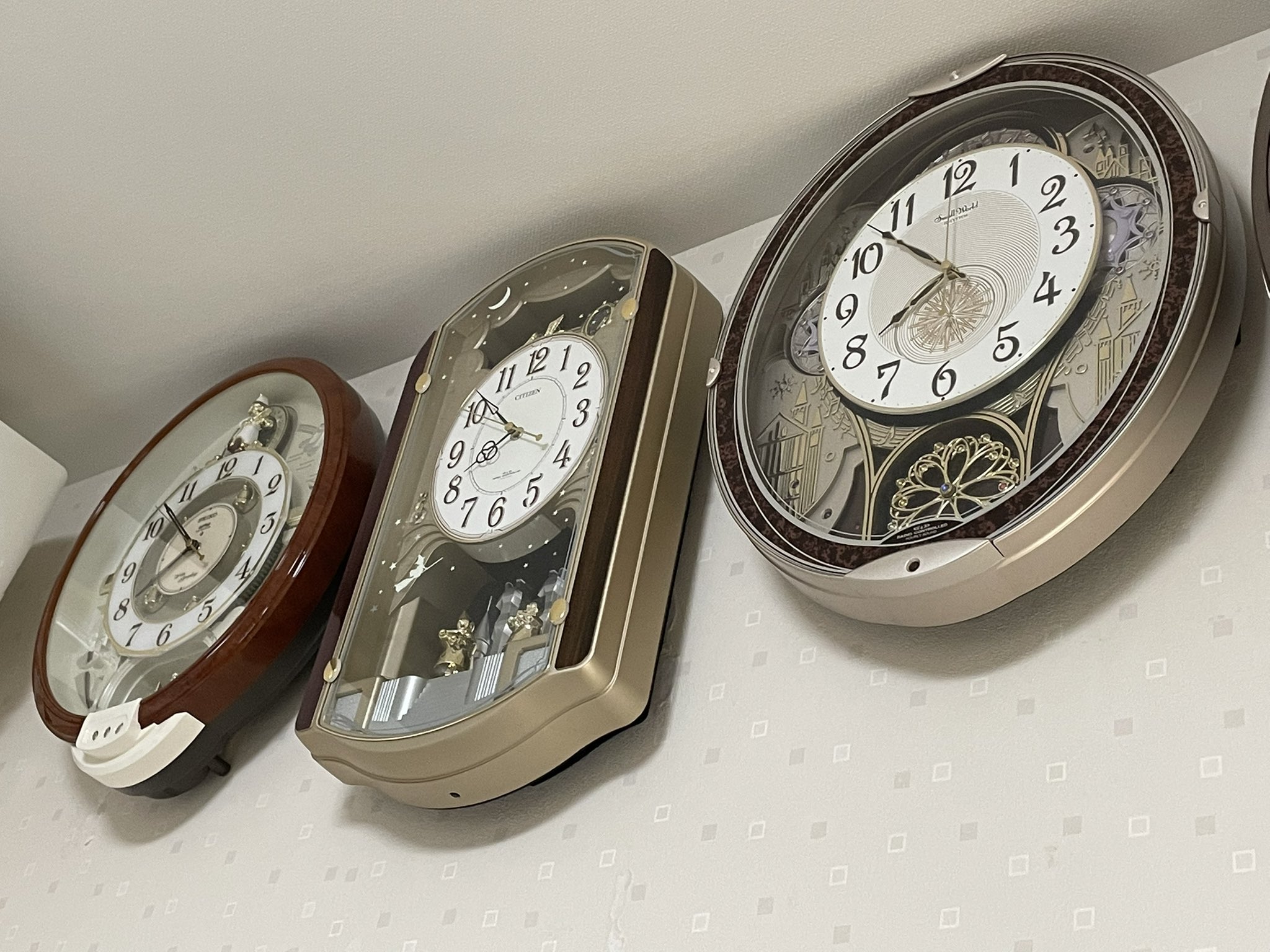 ❌絵本好き*.(๓´͈ ˘ `͈๓).*　からくり時計の12人 Amazon.co.jp: からくり夢時計 DREAM∞CLOCKS (アルファポリス