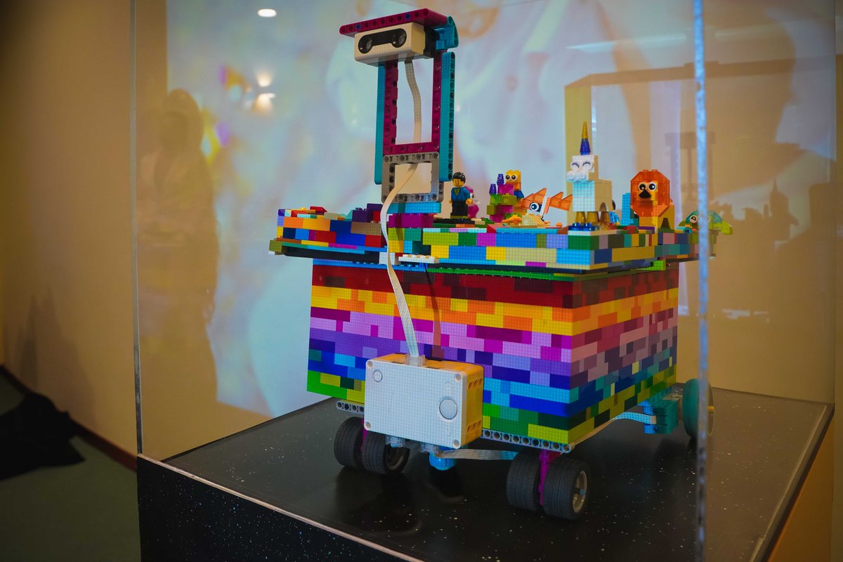 Young Emirati student Fatima Alkaabi and her sister Sheikha Alkaabi participated in the LEGO Middle East "Girls are Ready" campaign, which was launched at a press conference in the presence of Saeed Karmostaji, Manager of the Astronauts Office, MBRSC.
<a href="/LEGO_Group/">LEGO</a>