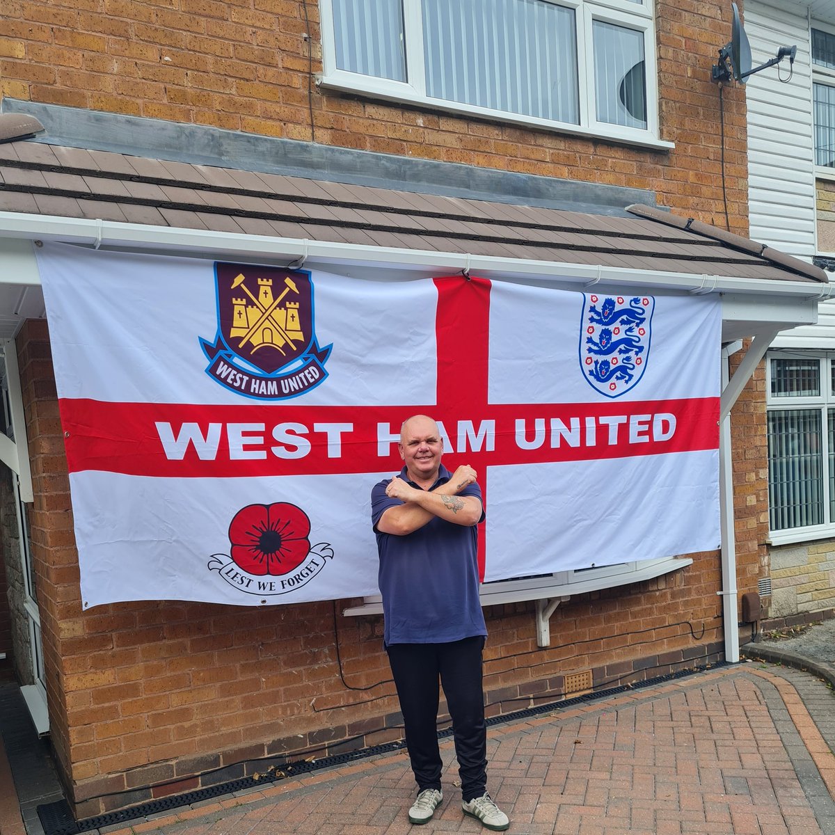 markwhufc66's tweet image. Here it is on my house .Quality flag