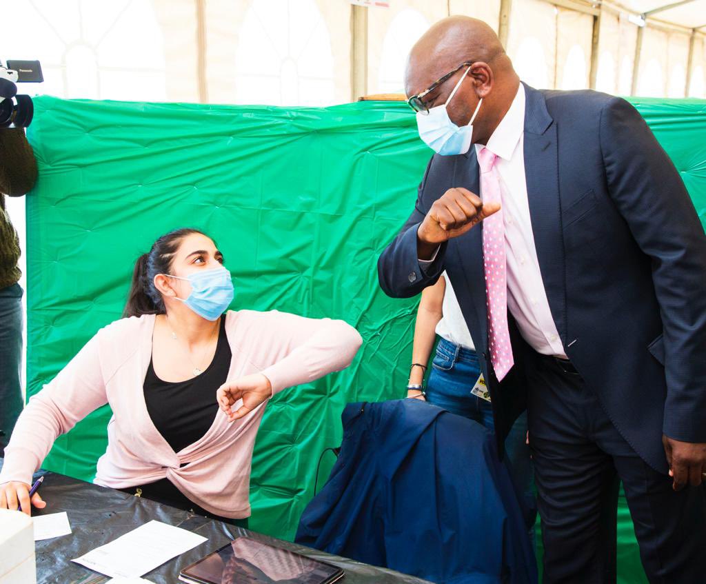 GautengProvince's tweet photo. [In Pictures]: Premier @David_Makhura visits Zwartkop Raceway R55 drive-through vaccination site. #iChooseVaccination https://t.co/DbrH1Ok0vg