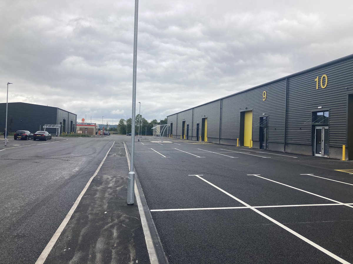 surveyorben's tweet photo. Vesuvius Worksop just about finished and we only have 5 units out 19 remaining and Travis Perkins being built out next door. Get in touch if you want high quality space in Worksop! https://t.co/eMMERIz059