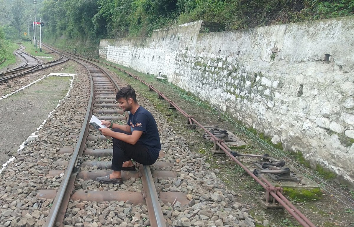 Mahendr19791009's tweet photo. फार्मासिस्ट 3 साल से सफर में भी तैयारी कर रहा है

तैयारी कब बंद होगी?
@ashokgehlot51 @zeerajasthan_ https://t.co/5cnxPknMyh