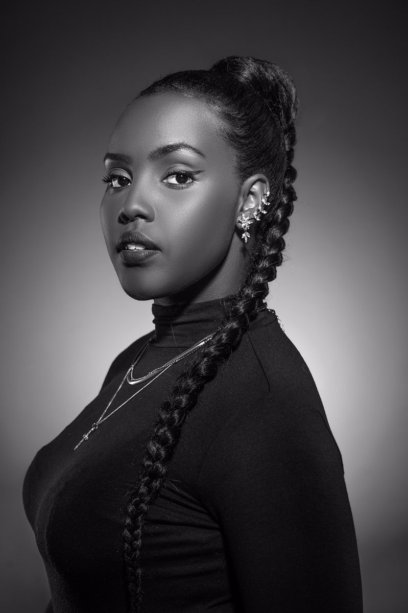 TheLounge984's tweet photo. Hey Soulstar ✨
On #BubblingUnder this week: @Nikita_Kering w/ Ex off her #ASideofme EP alongside @kuiyuofficial w/ #Butter
Tune in on Sunday from 9a to find out who you brought back
#TheLounge984 https://t.co/M6rojQDcHe
