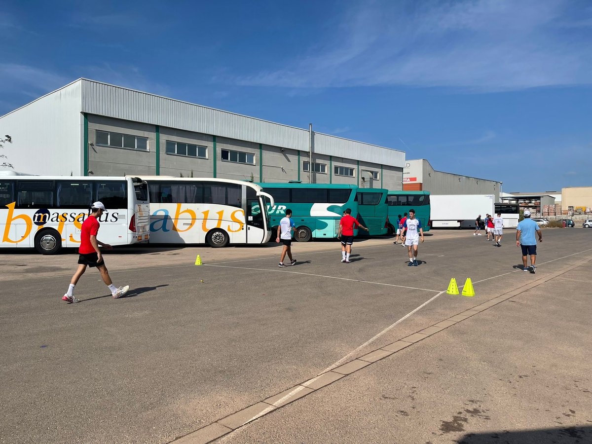 ⚾👋🏼 Durant aquests dies estan entrenant al nostre poble les preseleccions sub-15, sub-17 i sub-19 masculina i femenina de Pilota Valenciana

🙋🏻‍♂️🙋🏼‍♀️Participen 30 esportistes de 24 escoles diferents

✅🇳🇱 Conformaran el grup que disputarà l’Europeu a Holanda 

<a href="/fedpival/">FedPilotaValenciana</a>